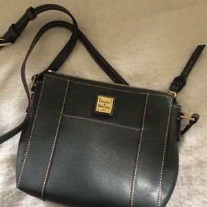Dooney & Bourke Bags - Dooney & Bourke Crossbody purse Dooney & Bourke Bags - Dooney & Bourke Crossbody purse